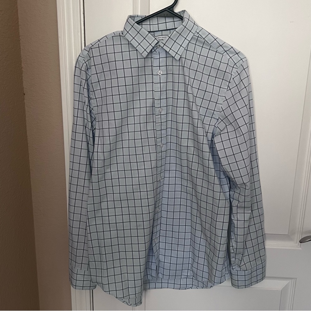 Mens Old Navy Dress Shirt plaid medium. Blue